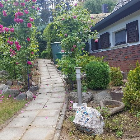gemütliches Ferienhaus in Seenähe Sewekow Exterior foto