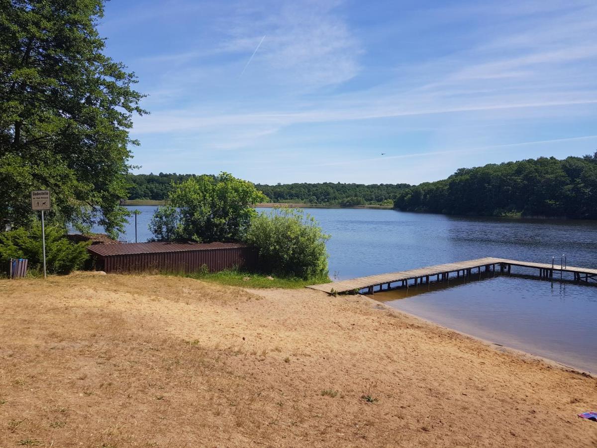gemütliches Ferienhaus in Seenähe Sewekow Exterior foto